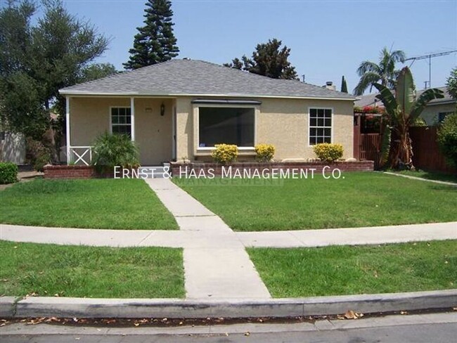 Primary Photo - Charming 3 Bedroom Home Located in Prime L...