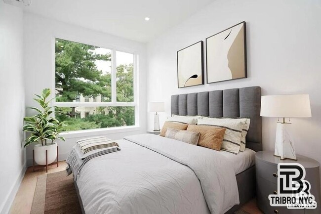 Building Photo - 20 bedroom in Brooklyn NY 11206