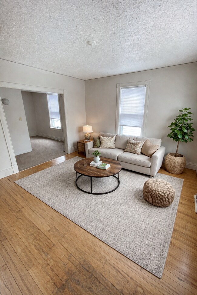 Building Photo - Coming Soon! -  3 Bed 1 Bath Home!