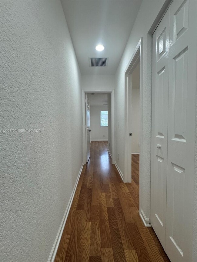 Building Photo - 1415 NW 34th Way