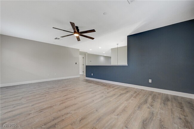 Building Photo - 2977 Queen Lake Ct