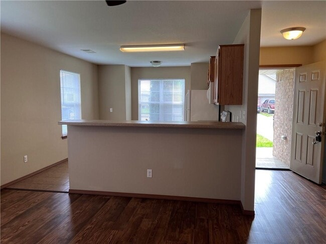 Building Photo - 140 Sage St