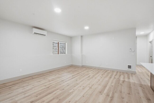 Building Photo - 1816 N 15th St