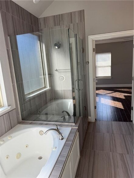 Building Photo - 511 Rustic Creek Ln