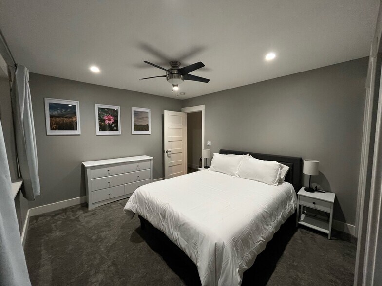 Building Photo - 1203 Calzada Ave