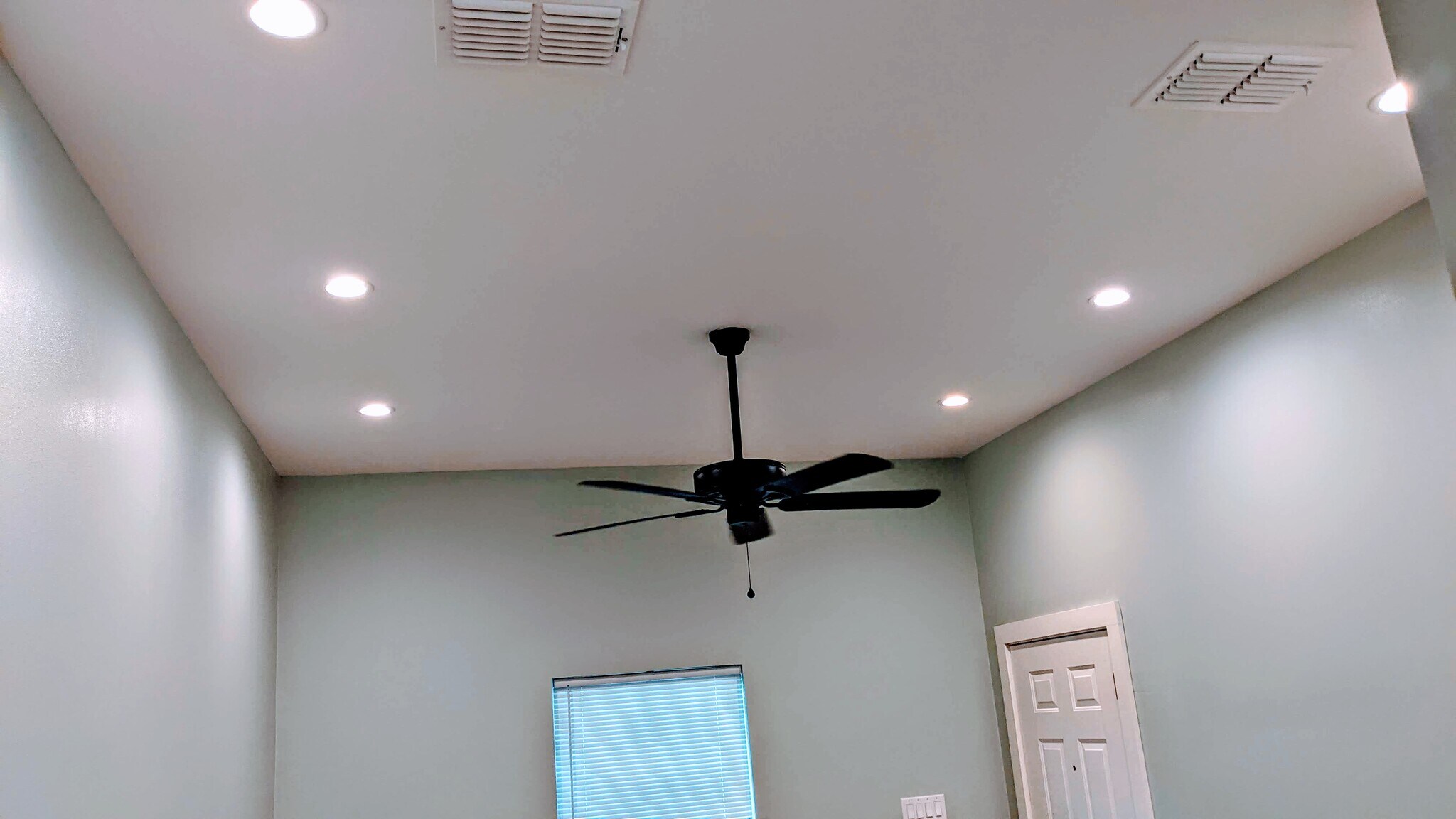 Building Photo - 919 Hendricks Ave