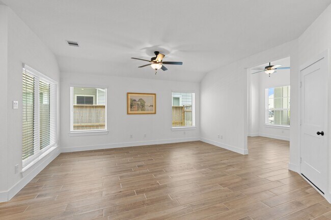 Building Photo - 10031 Crescendo Wy
