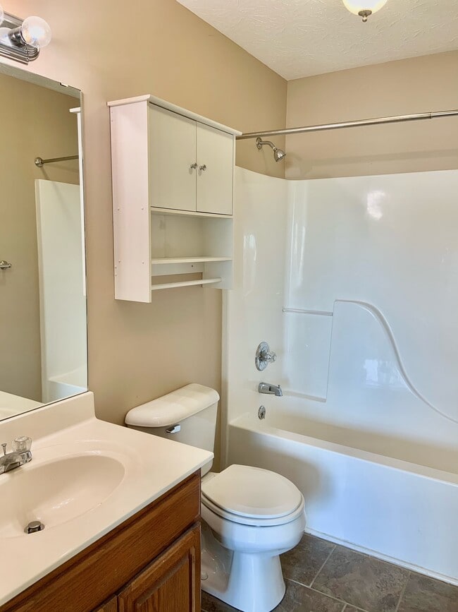 Building Photo - 115 Kodiak Ct