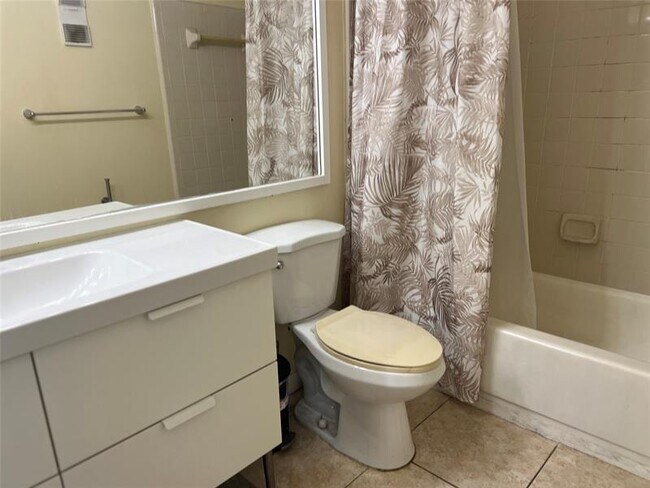 Building Photo - 4481 W McNab Rd