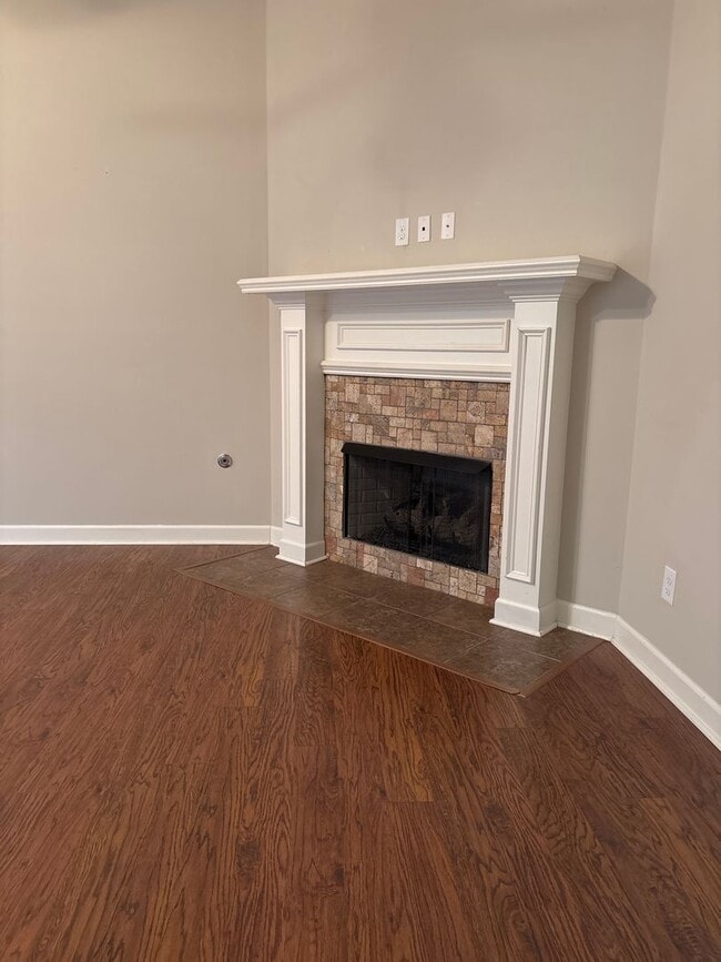 Building Photo - 322 Hidden Springs Ln