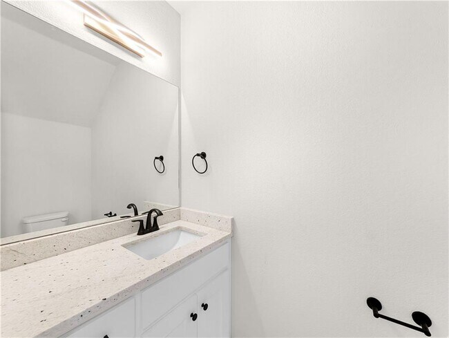 Building Photo - 30 Benwick Ln