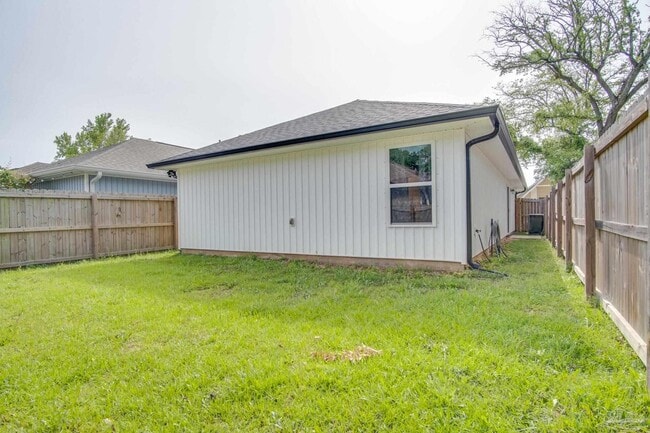 Building Photo - 8626 Walnut Ave