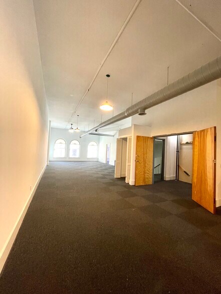 Building Photo - 122 N 3rd St