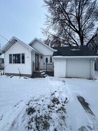 Building Photo - Beautiful 2 Bedroom 1.5 Bathroom Home