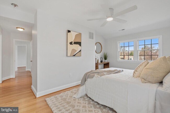 Building Photo - 2426 N Powhatan St