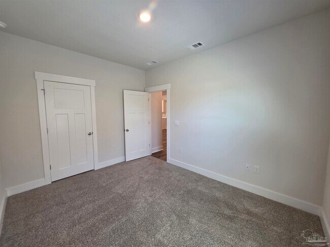 Building Photo - 5839 Sargassum Ln