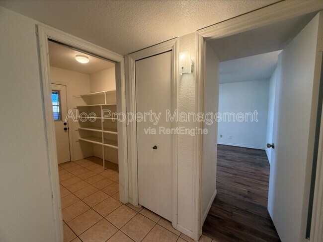 Building Photo - 1015 N Iowa St