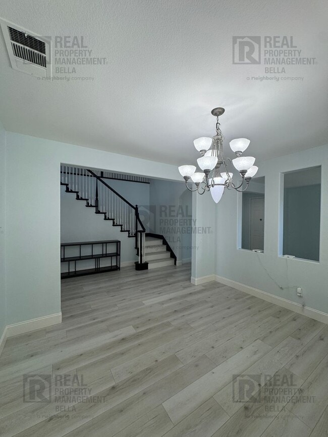 Building Photo - Murrieta Luxury Estate with Resort Pool, Designer Kitchen & Entertainer’s Backyard Retreat