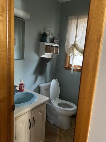 Building Photo - 2010 Richard St