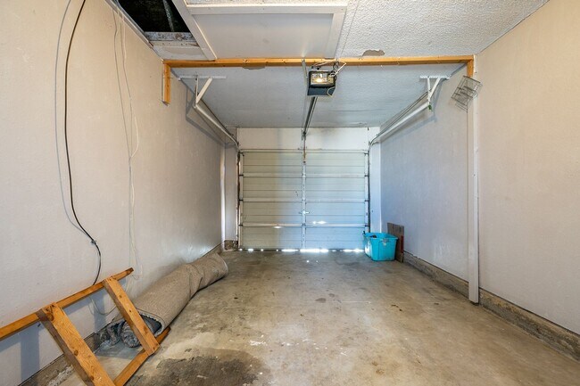 Building Photo - 1341 E 142nd St