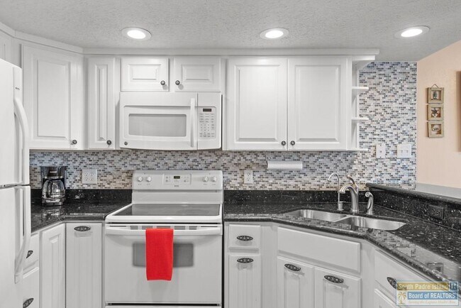 Building Photo - 6201 Padre Blvd