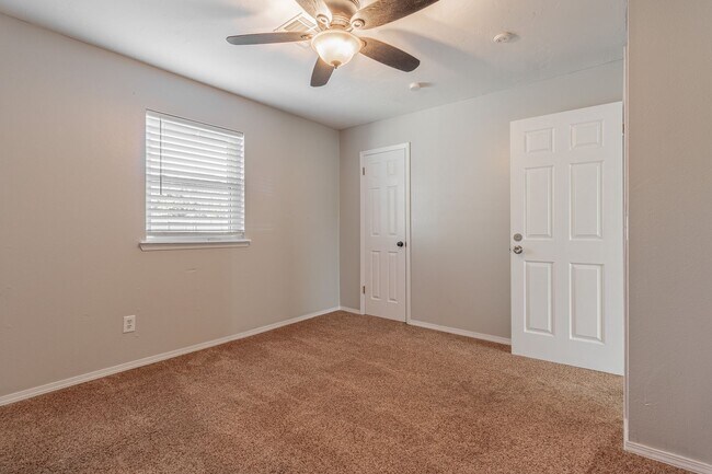 Building Photo - 3 Bed 2 Bath in Norman