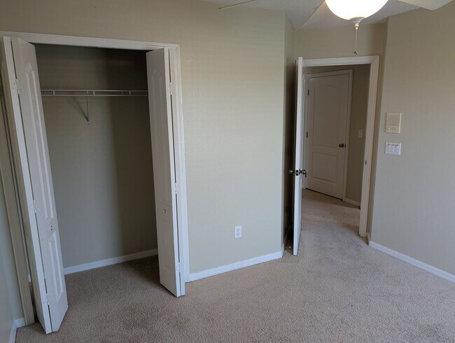 Building Photo - BEAUTIFUL 4 Bed 2.5 Bath Home For Rent in ...