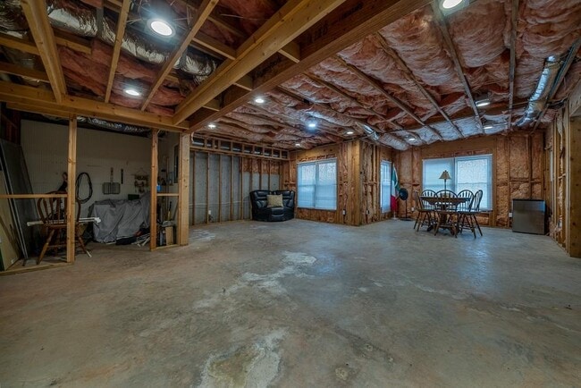 Building Photo - 9445 Stoney Ridge Ln