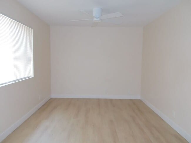 Building Photo - Beautifully Updated Second-Floor Condo! Se...