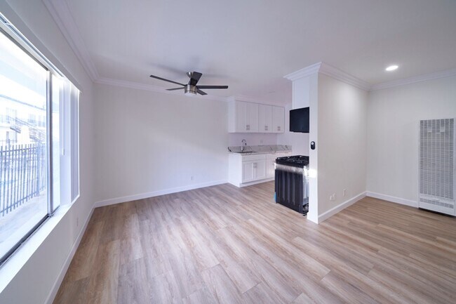 Building Photo - 20445 Saticoy St