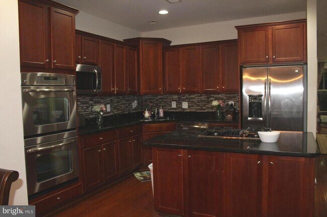 Building Photo - 22167 Napier Terrace