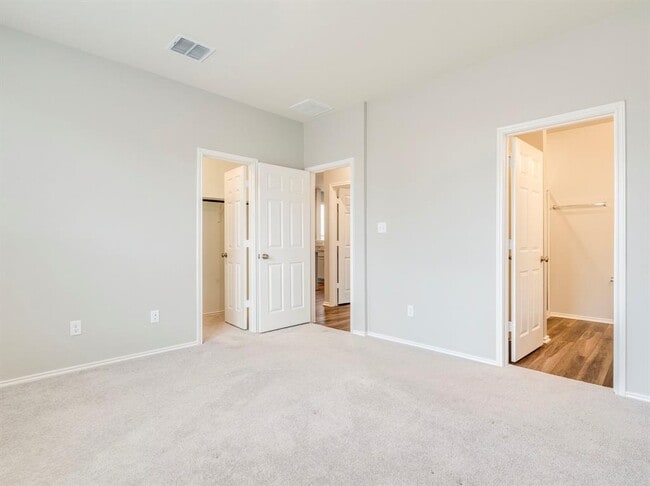 Building Photo - 388 Begonia St