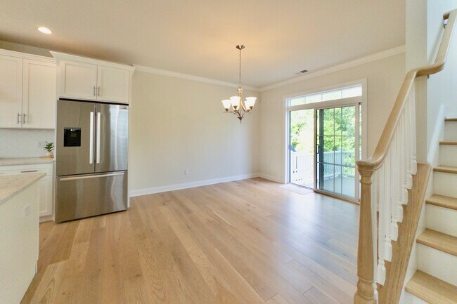 Building Photo - 25 Brentwood Cir