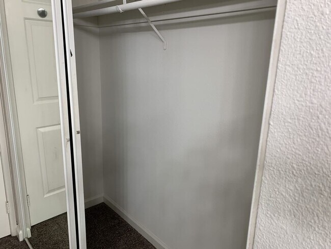 Building Photo - Sabre Springs Top Floor Condo with Carport