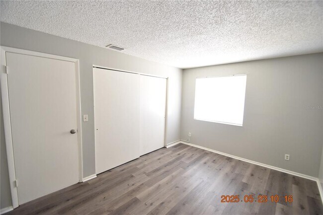 Building Photo - 228 Thorntree Pl