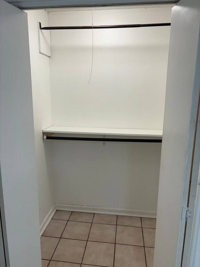 Building Photo - 1601 Live Oak St