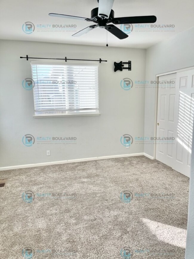 Building Photo - Charming 3-Bedroom Home in Sky Vista Villa...