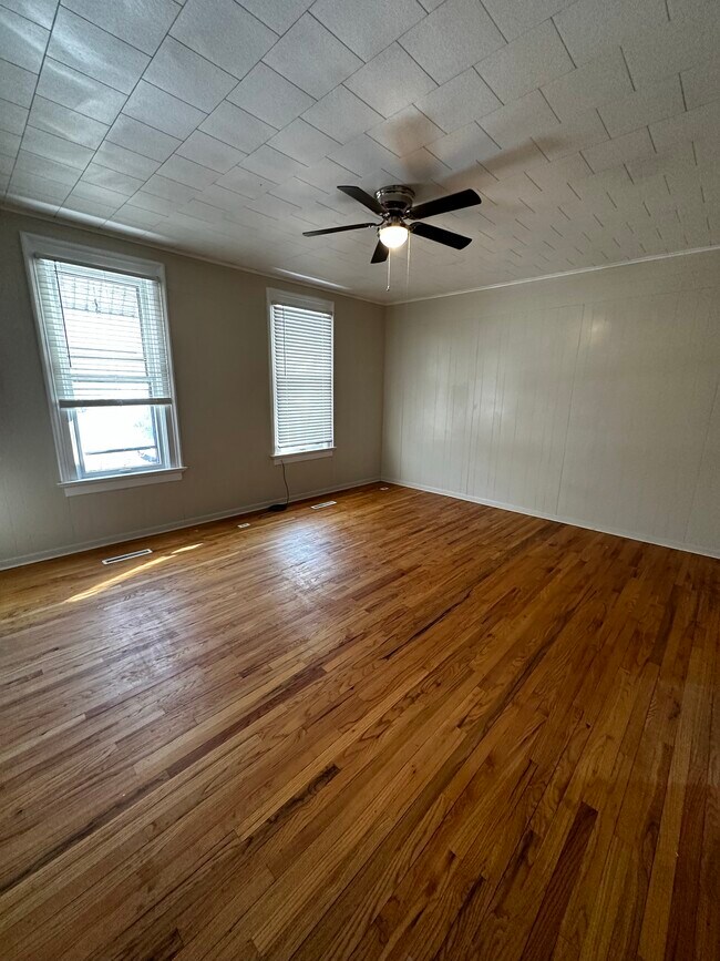 Building Photo - 2403 W. Stafford Apartments, LLC