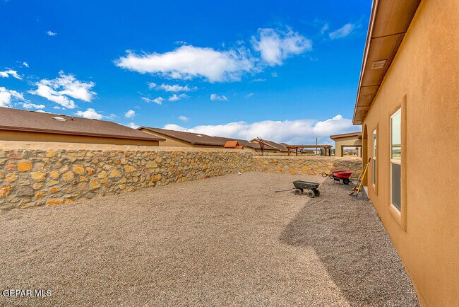 Building Photo - 14677 Rockbridge