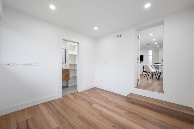 Building Photo - 1201 N 16th Ave