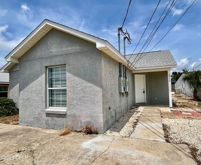 Primary Photo - 5526 Sunset Ave