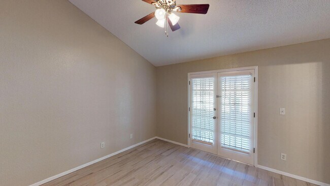 Building Photo - 1108 Coyote Ln