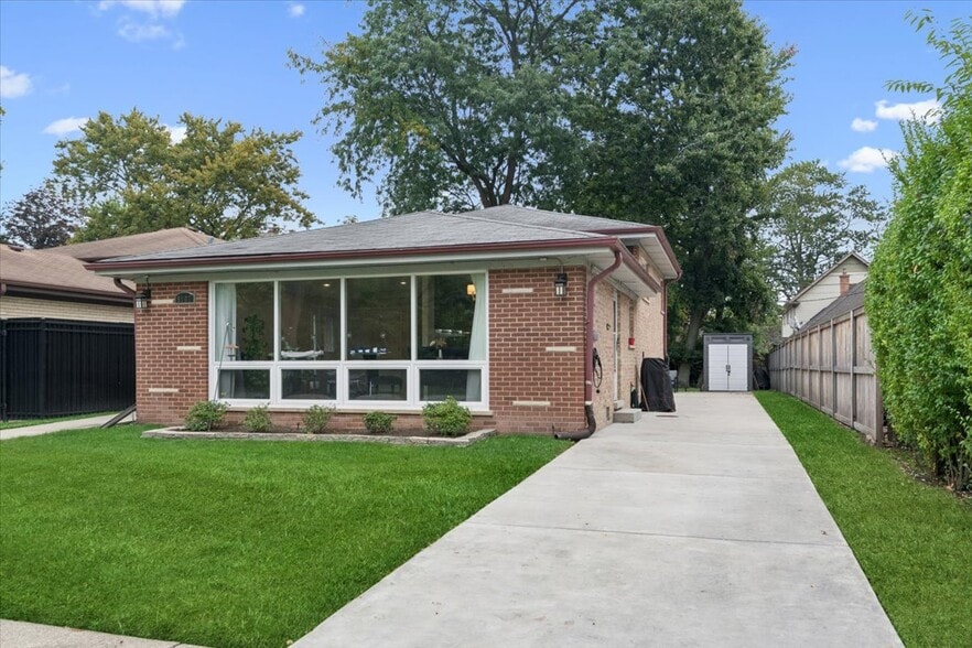 Primary Photo - 9107 Meade Ave