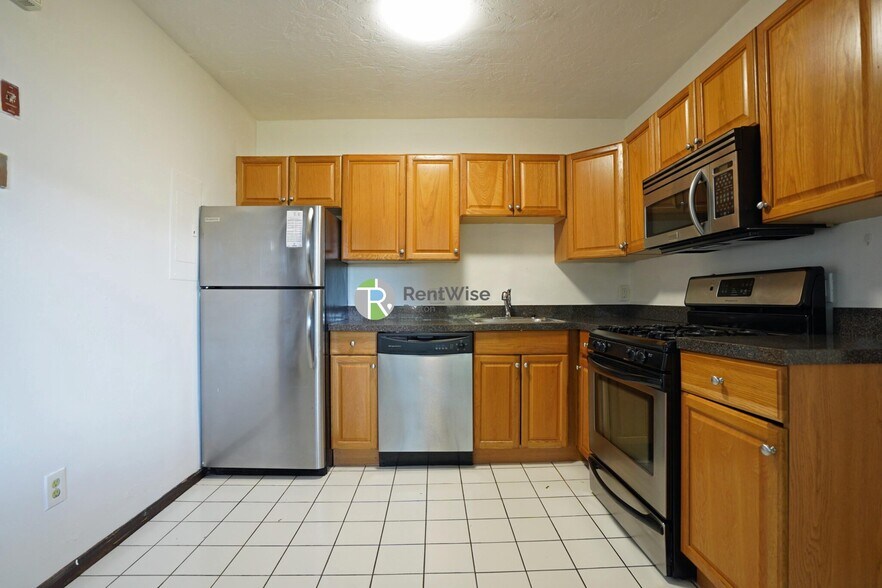 Building Photo - 89 Sheridan St