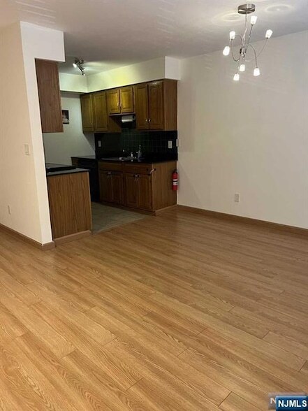 Building Photo - 385 Midland Ave