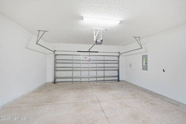 Building Photo - 607 Blind Oak Cir