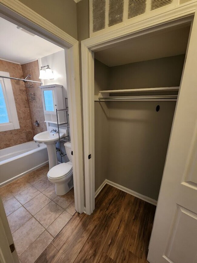 Building Photo - 2 bed 1 bath North Ferndale ranch - SPECIAL OFFER $0 RENT FOR THE REST OF DECEMBER