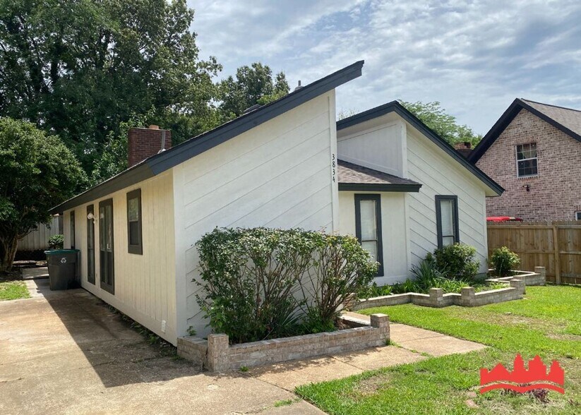 Building Photo - 3834 Cedar Path Dr