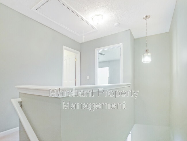 Building Photo - 527 Fagin Cir