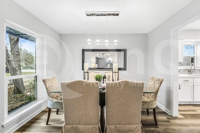 Building Photo - 306 Wildbriar Dr